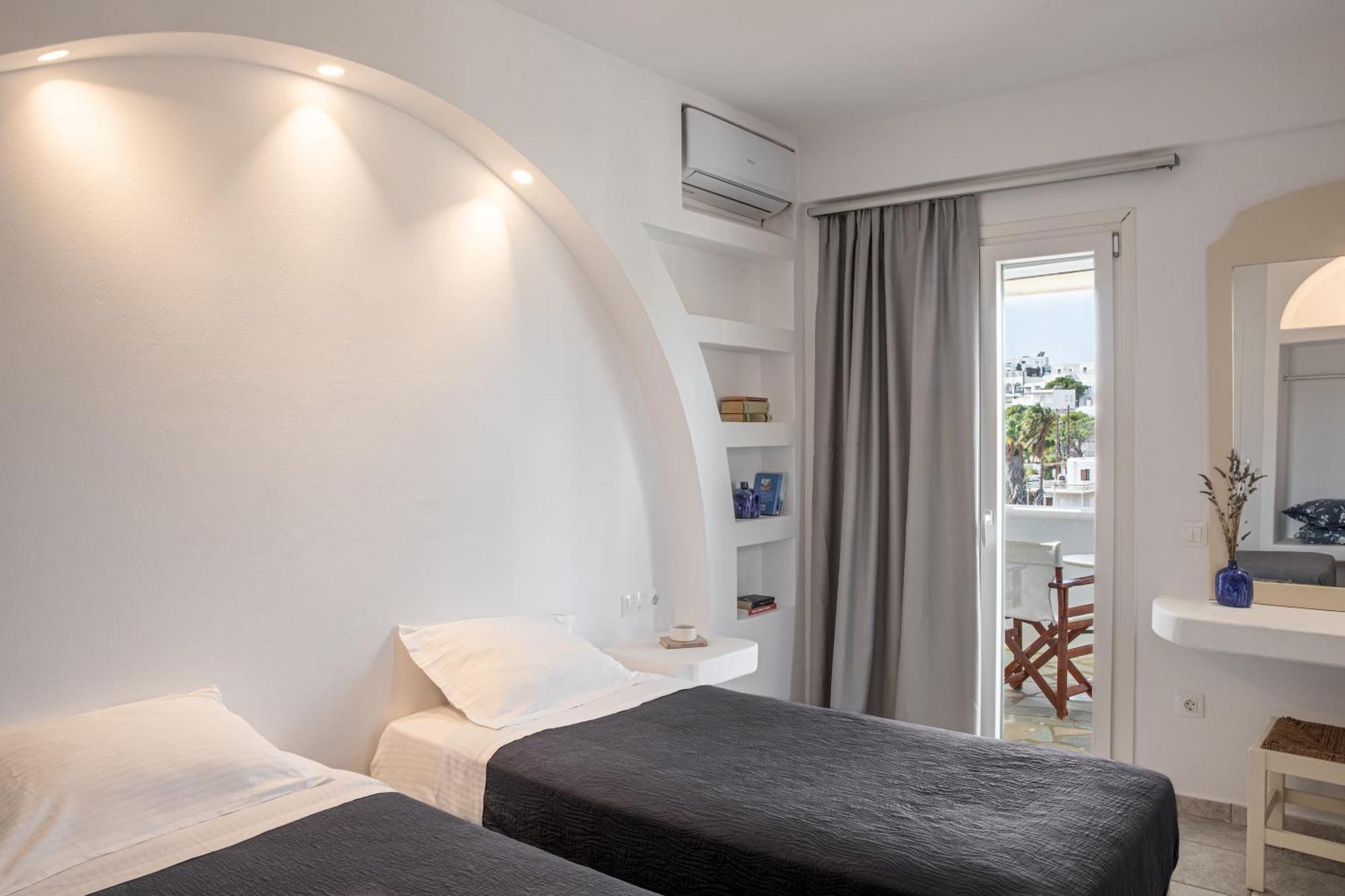 Aloni Hotel & Suites Piso Livadi Exteriör bild